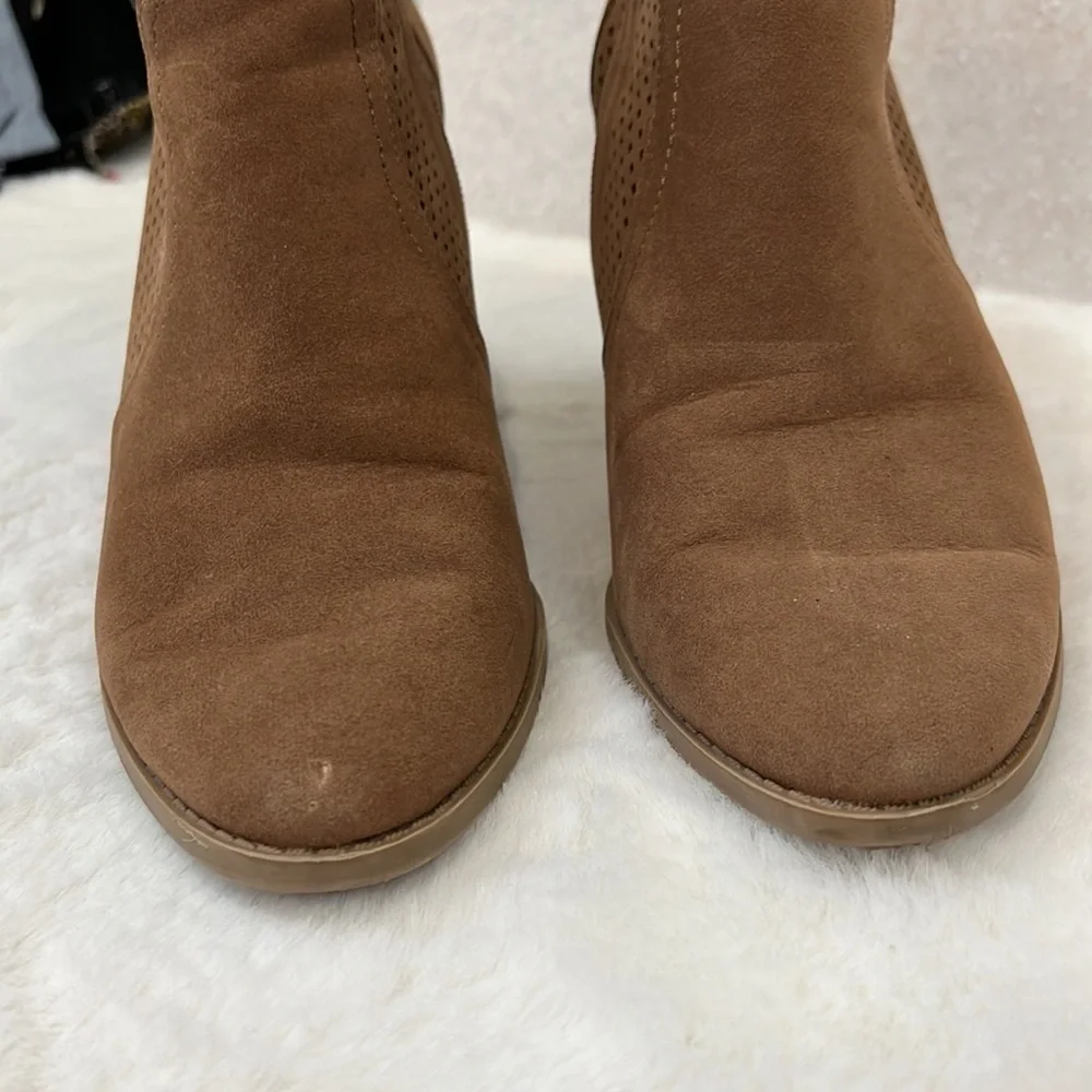 Short brown boot with cutout detail faux suede with zipper side Size 10